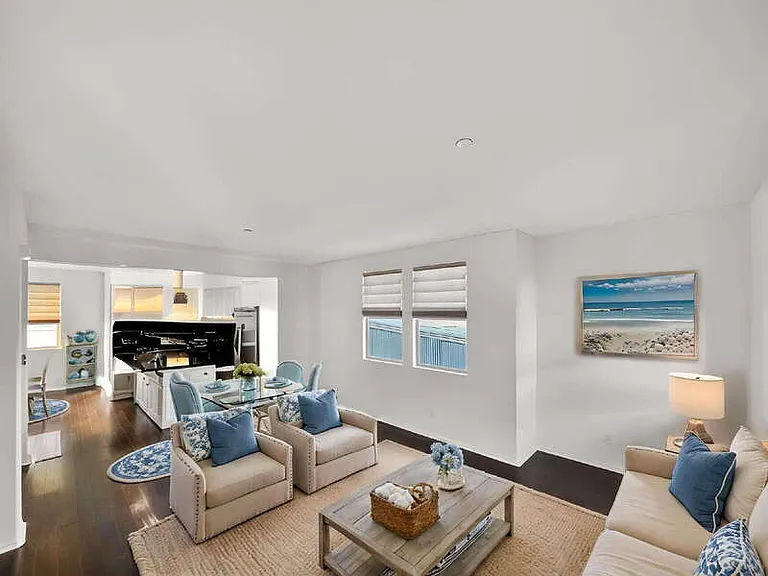 1844 N Orizaba Ave — Photo 15