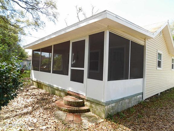 4th image of 828 Dennison St
