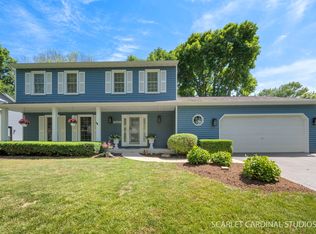 1006 Whirlaway Ave, Naperville, IL 60540