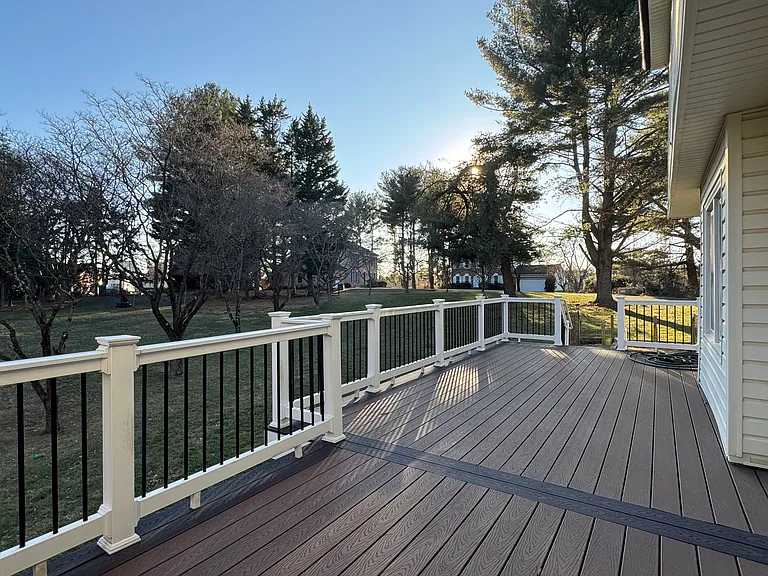 9414 Vernon Dr — Photo 3