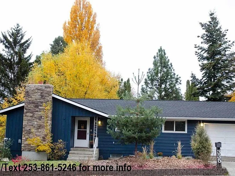 335 NW Larry St — Photo 1