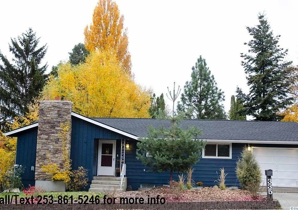 335 NW Larry St