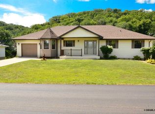 21697 Kings Row, Dubuque, IA 52001