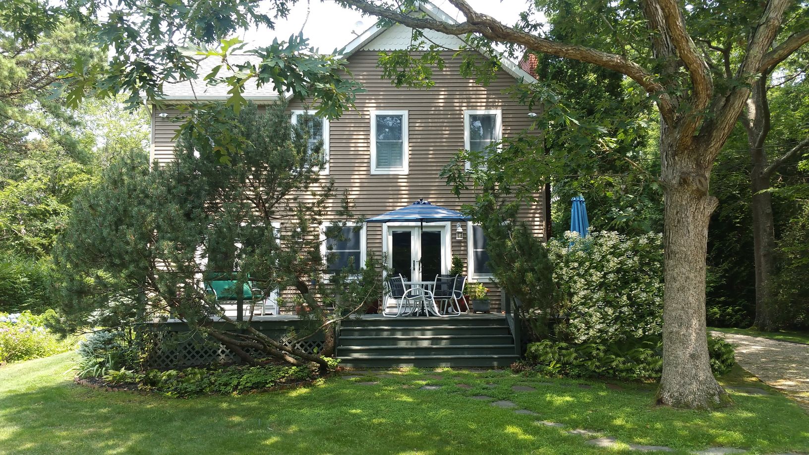  Re-Imagined East Quogue Farmhouse - Complete 2005 Renovation