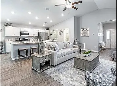 1235 Mountain Flower Ln — Photo 2