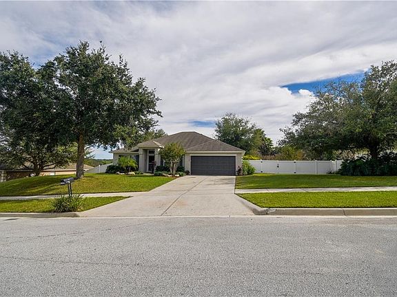 3rd image of 1145 Lakeview Oaks Dr