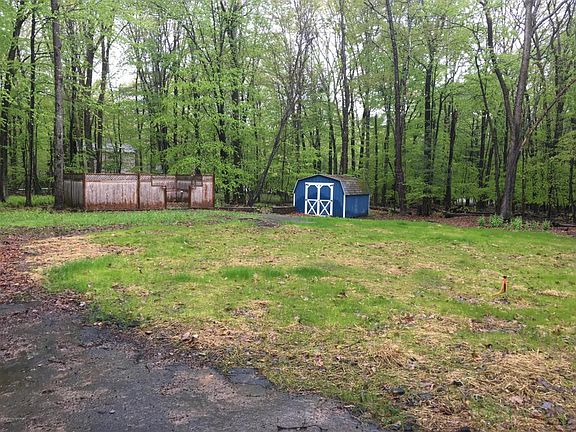 2nd image of 71 Wintergreen Cir