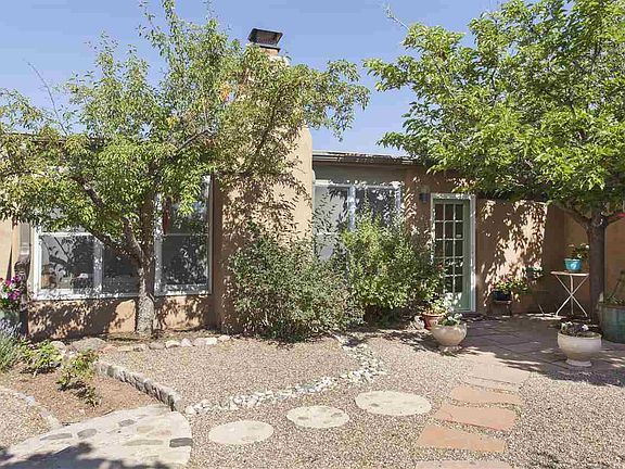 2nd image of 786 Paseo De La Cuma