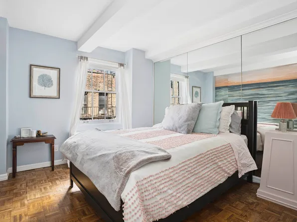 235 East 49th Street image 3 of 4