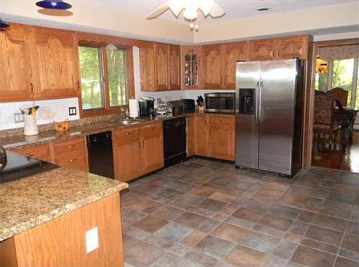 5th image of 41 Wedgewood Dr