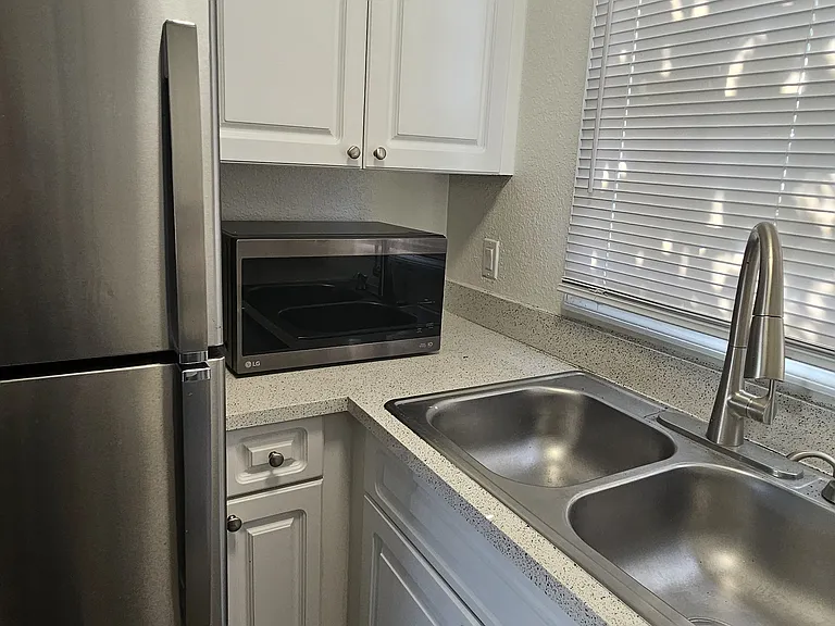 13708 Orange Sunset Dr — Photo 9