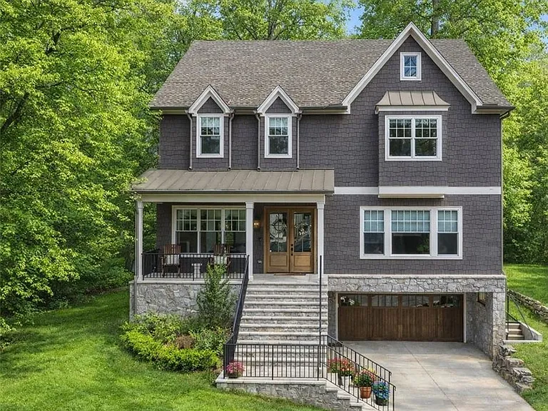 1381 Wessyngton Rd NE — Photo 1