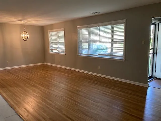 5386 Denwood Ave — Photo 11