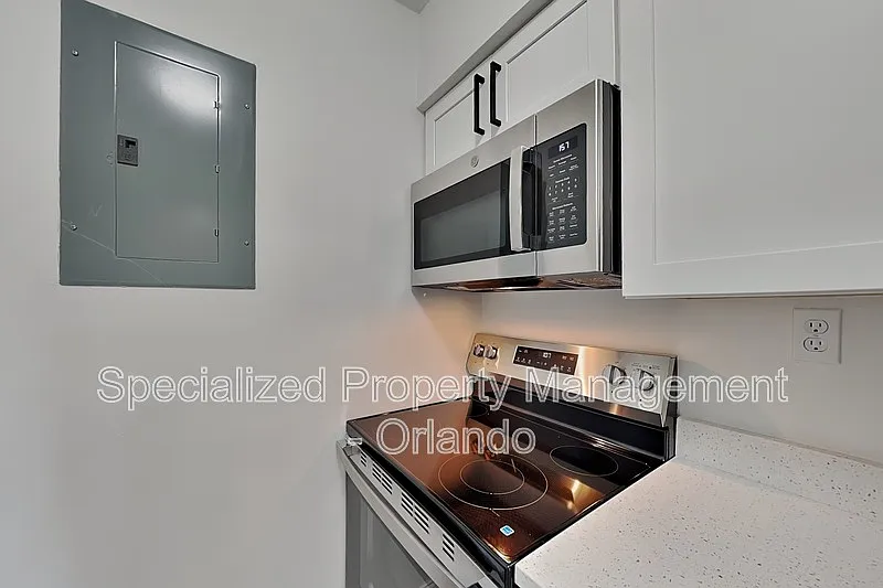 1 bed, 1.0 bath, 590 sqft, $1,099 — Photo 4