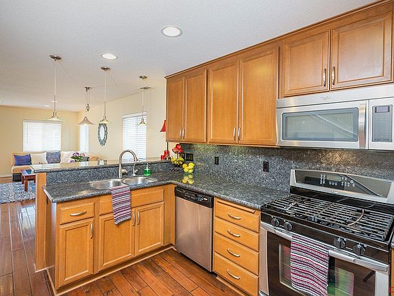 5th image of 51 Valley Station Cir
