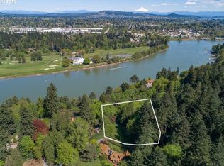 10707 S Riverside Dr, Portland, OR 97219