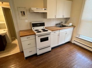 22 Victor St #3, London, ON N6C 1B7