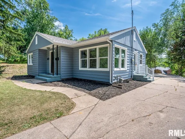 328 W Fulliam Ave, Muscatine, IA 52761