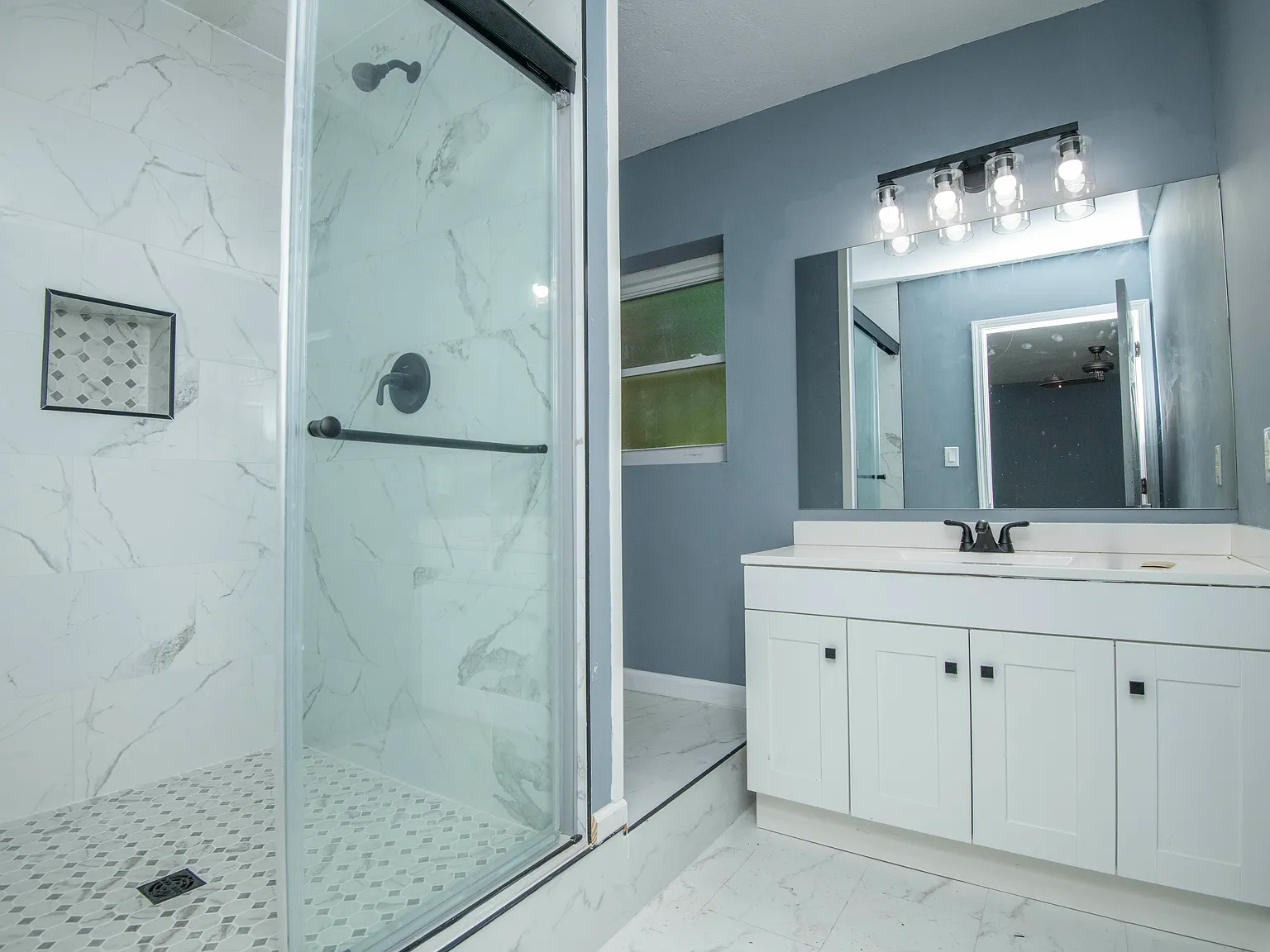 4 bed, 1612 sqft, $2,695 — Photo 3
