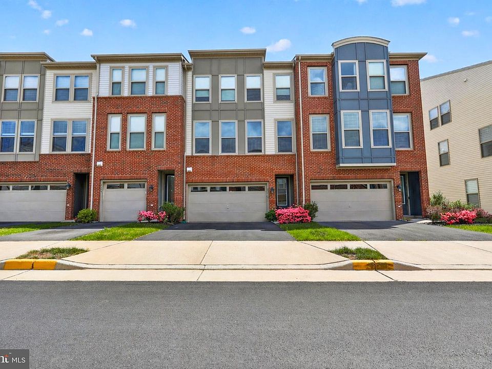 1st image of 42410 Dogwood Glen Sq