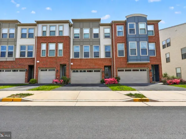 42410 Dogwood Glen Sq, Sterling, VA 20166