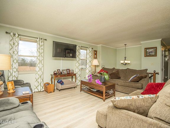 4th image of 2934 W Hills Dr