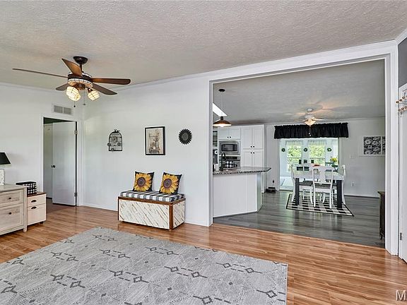 3rd image of 141 Sun Haven Dr