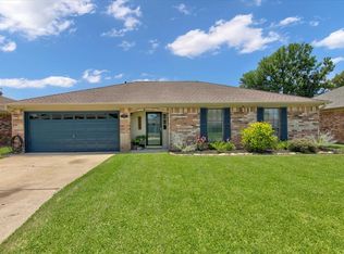 2431 Friar Tuck Ln, Groves, TX 77619