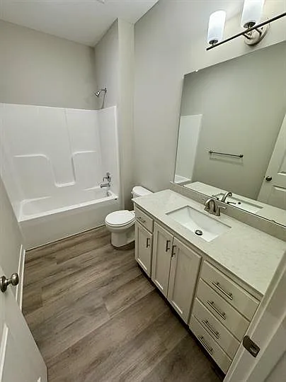 8687 Golden Ln #B — Photo 4