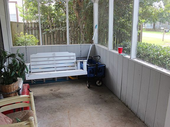 4th image of 406 Morton Ave