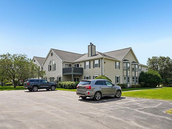 3rd image of N25W24069 River Park DRIVE #6