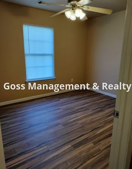 1521 Marion St — Photo 6