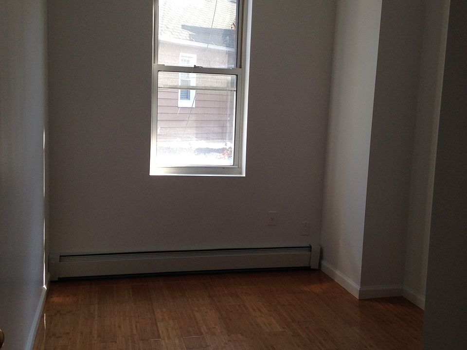 2nd image of 12412 Metropolitan Ave