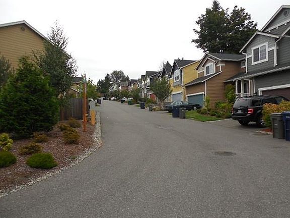 4th image of 2518 193rd St SW #19