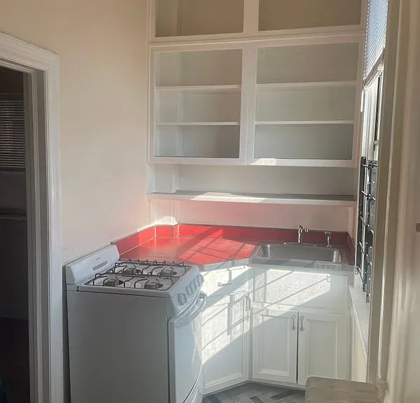 2811 N Calvert St #1 — Photo 3