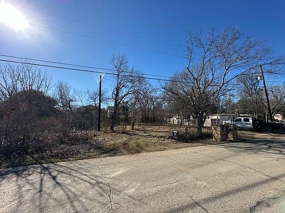 2nd image of 2605 Sumac Ln
