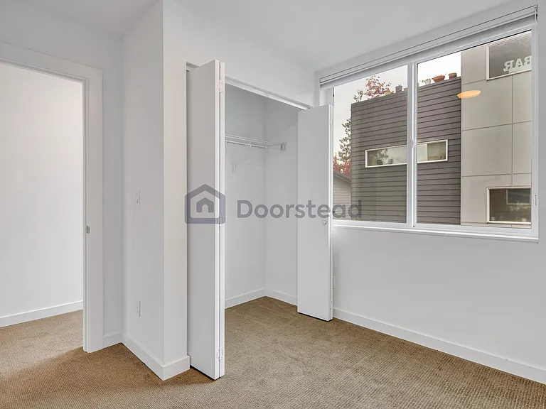 4226 Evanston Ave N — Photo 18