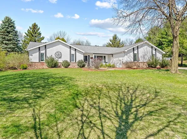 8355 Pheasant Run Trl, Larsen, WI 54947