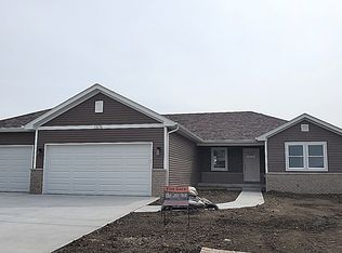 1676 Greenbriar Dr, Bourbonnais, IL 60914