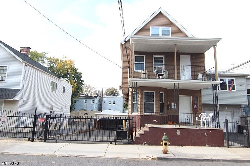 1st image of 32 Highland Ave APT 3