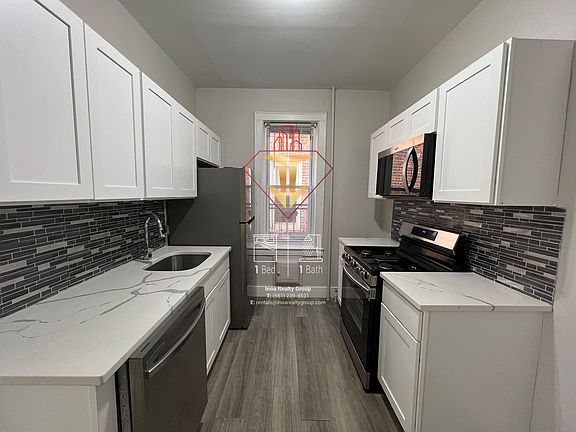 3rd image of 123 Roosevelt Ave #B2