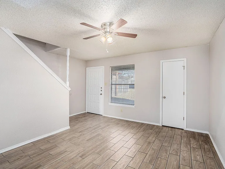 3301 Aurora St #D — Photo 6