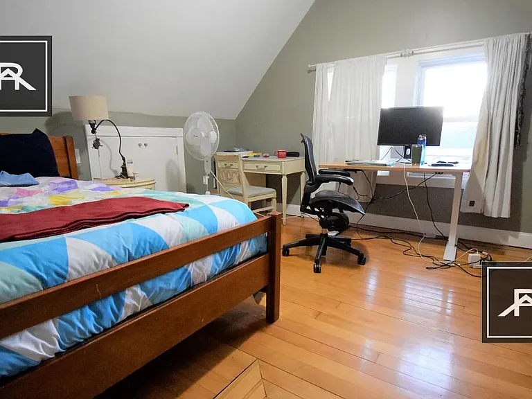 17 Holman St #1 — Photo 4