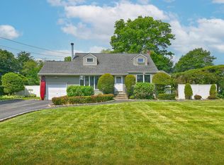 22 Furwood Dr, East Northport, NY 11731