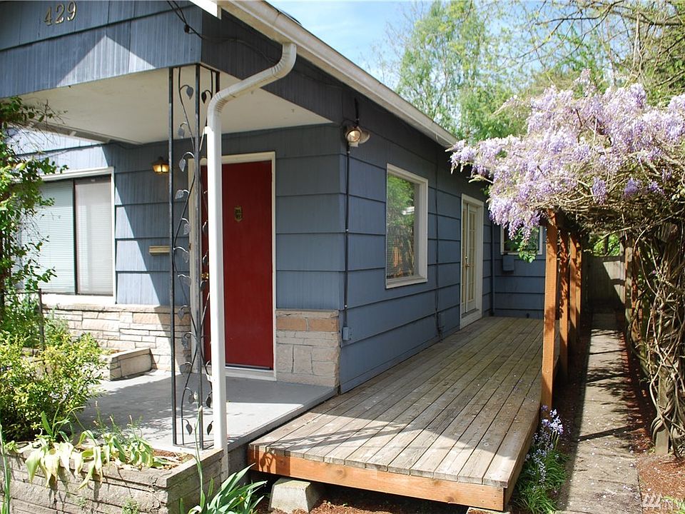 1st image of 429 8th Ave NE
