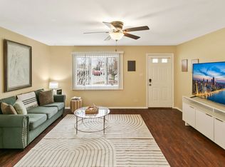 2121 Western Ave, Waukegan, IL 60087