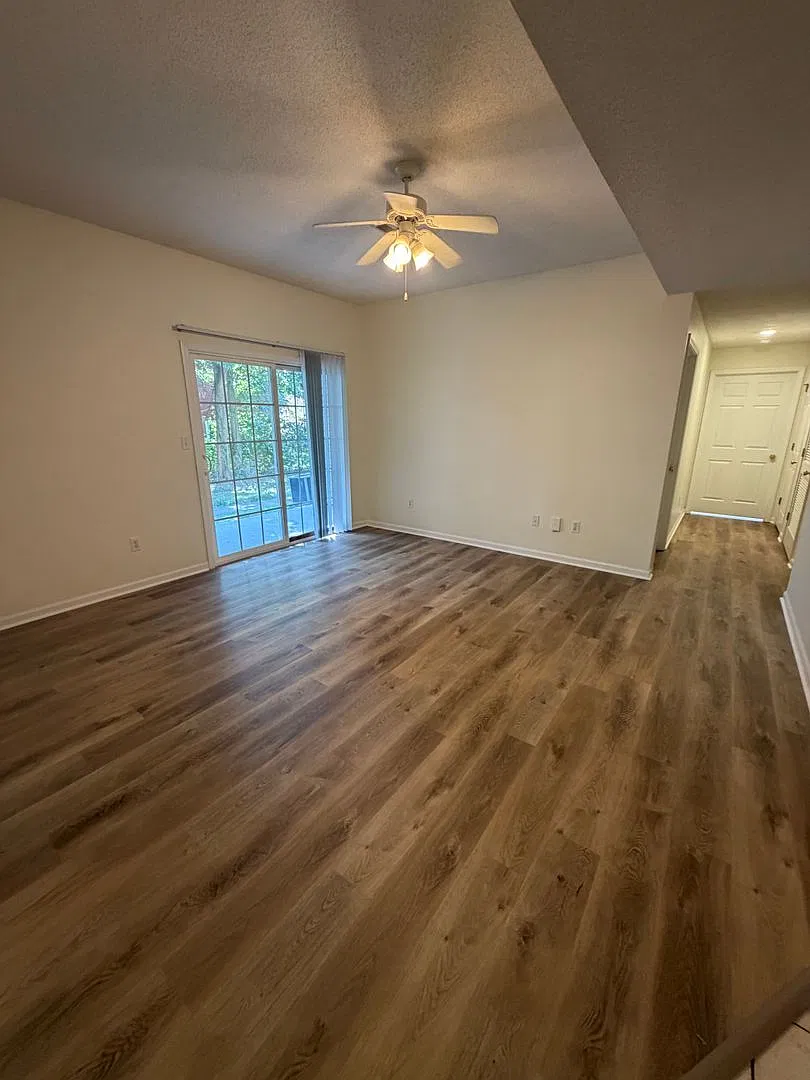 The Hill - 3 bed 2 bath — Photo 3