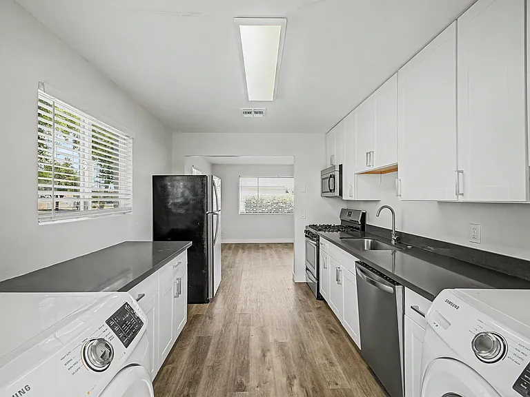 217 N Elm St #H — Photo 19