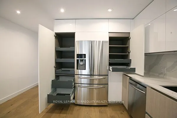 48 McGill St — Photo 8