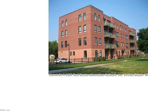 2nd image of 443 Saint Pauls Blvd Unit 4A